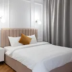 2bd,terrace, Ac, Next To Dineika Park, Brand New, By Cohost