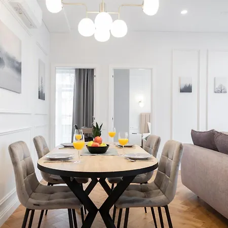 Apartment 2bd W-terrace, Ac, Next To Dineika Park I Cohost Druskininkai