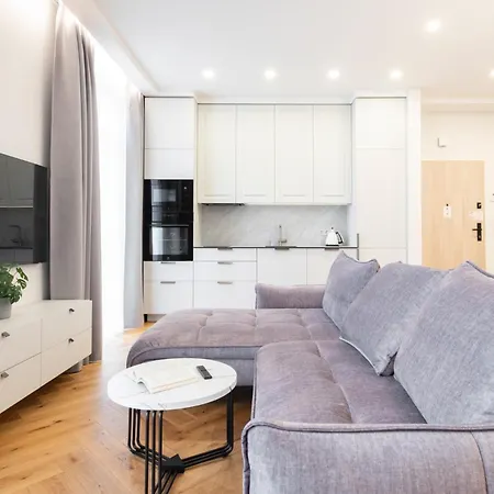 Apartment 2bd W-terrace, Ac, Next To Dineika Park I Cohost