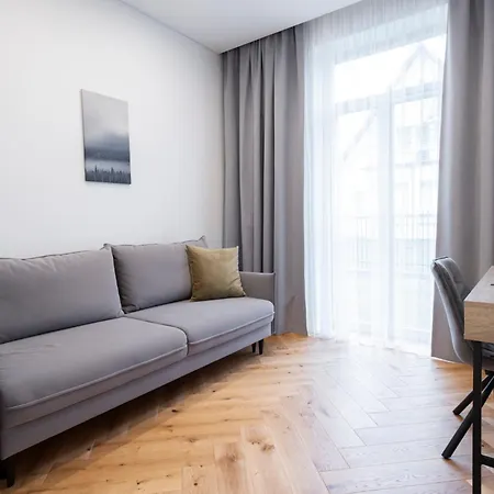 2bd W-terrace, Ac, Next To Dineika Park I Cohost