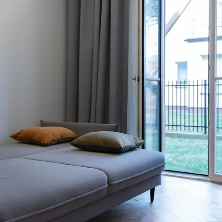 2bd W-terrace, Ac, Next To Dineika Park I Cohost Apartment
