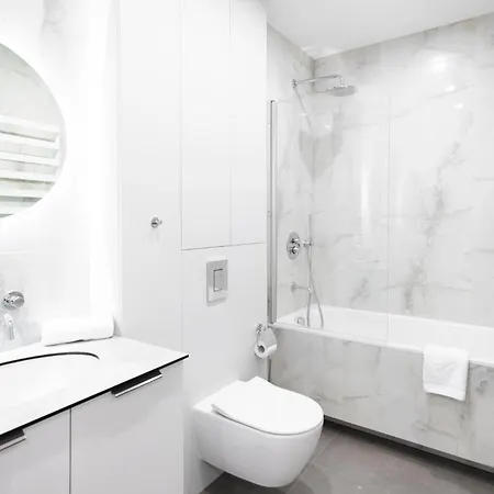 2bd W-terrace, Ac, Next To Dineika Park I Cohost *