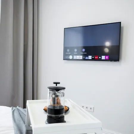 2bd W-terrace, Ac, Next To Dineika Park I Cohost Apartment