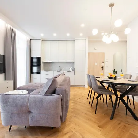 2bd W-terrace, Ac, Next To Dineika Park I Cohost *