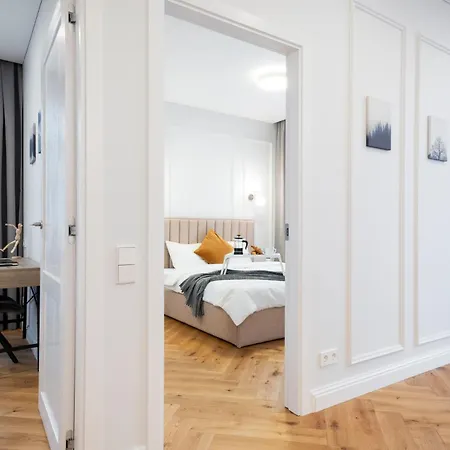 2bd W-terrace, Ac, Next To Dineika Park I Cohost *