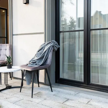 2bd W-terrace, Ac, Next To Dineika Park I Cohost
