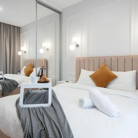 2bd W-terrace, Ac, Next To Dineika Park I Cohost Apartment *