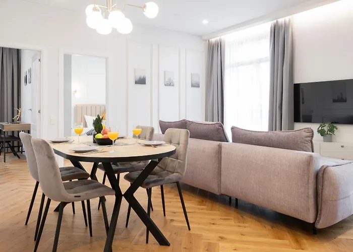 2bd,terrace, Ac, Next To Dineika Park, Brand New, By Cohost *