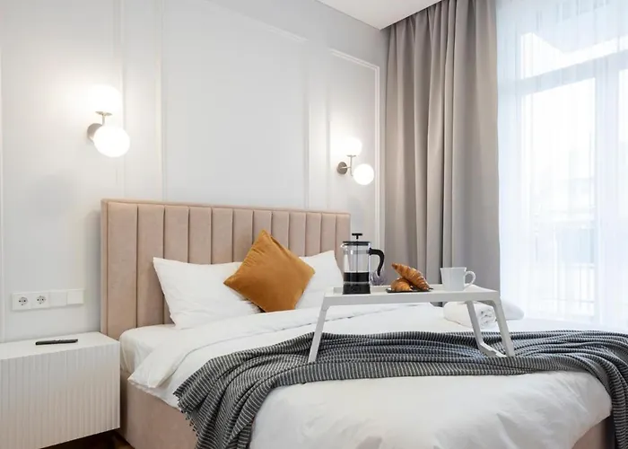 2bd,terrace, Ac, Next To Dineika Park, Brand New, By Cohost *