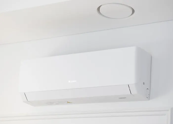 2bd,terrace, Ac, Next To Dineika Park, Brand New, By Cohost