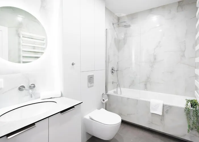 2bd,terrace, Ac, Next To Dineika Park, Brand New, By Cohost *