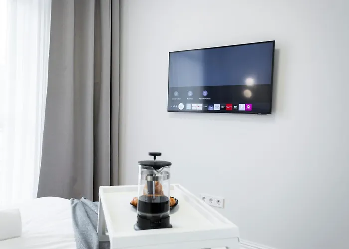 2bd,terrace, Ac, Next To Dineika Park, Brand New, By Cohost Appartement