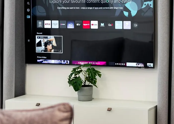 2bd,terrace, Ac, Next To Dineika Park, Brand New, By Cohost *