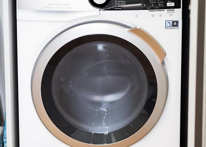 2bd,terrace, Ac, Next To Dineika Park, Brand New, By Cohost Apartament